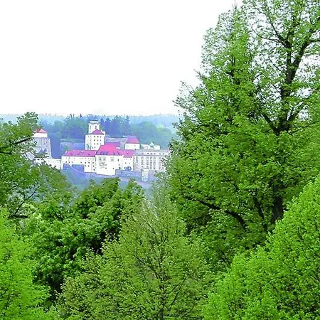 & Restaurant Waldschloss Hotel