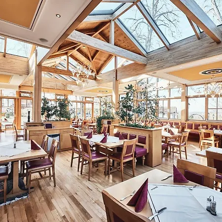 & Restaurant Waldschloss Пассау