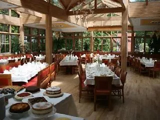 & Restaurant Waldschloss 4*