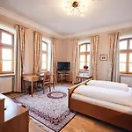 & Restaurant Waldschloss Passau