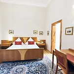 & Restaurant Waldschloss Hotel Passau