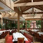 & Restaurant Waldschloss 4*