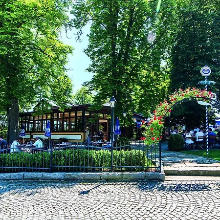 & Restaurant Waldschloss