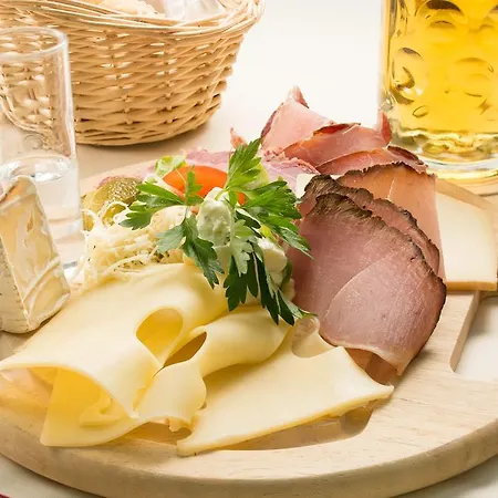 & Restaurant Waldschloss 4*