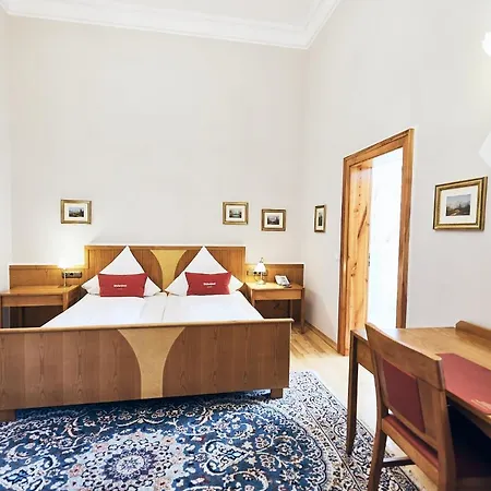 & Restaurant Waldschloss Hotel Passau