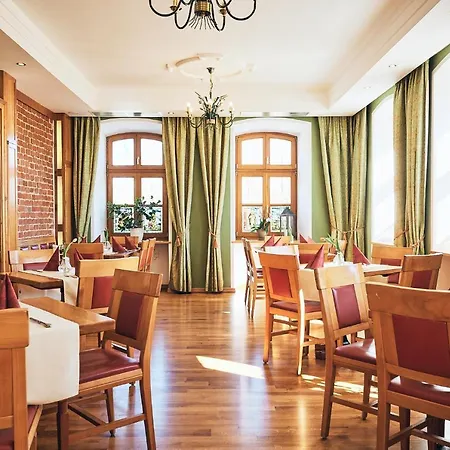 & Restaurant Waldschloss Hotel 4*