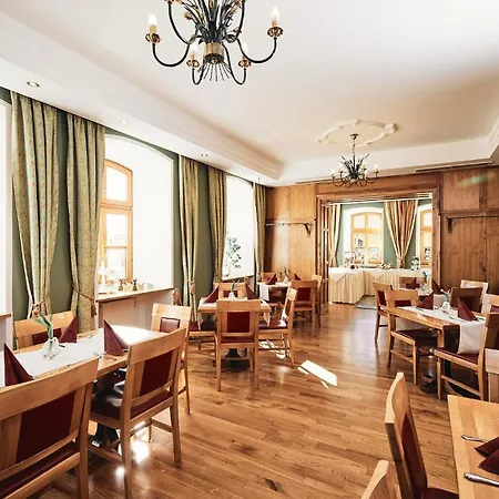 Hotel & Restaurant Waldschloss