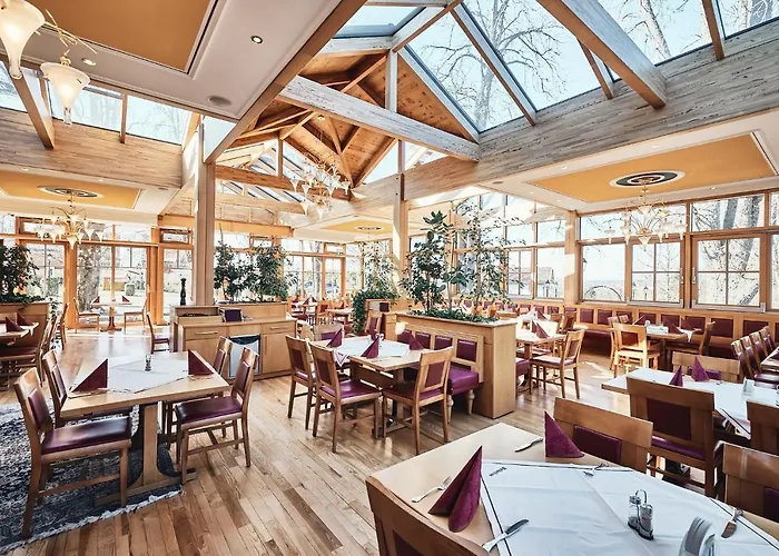 & Restaurant Waldschloss Passau